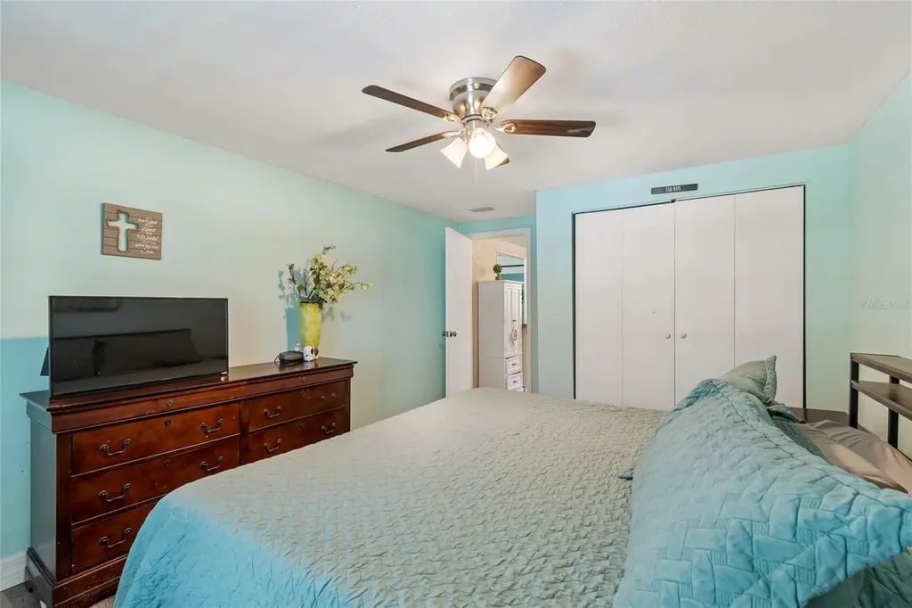 111 W Grapefruit Circle Clearwater FL 33763