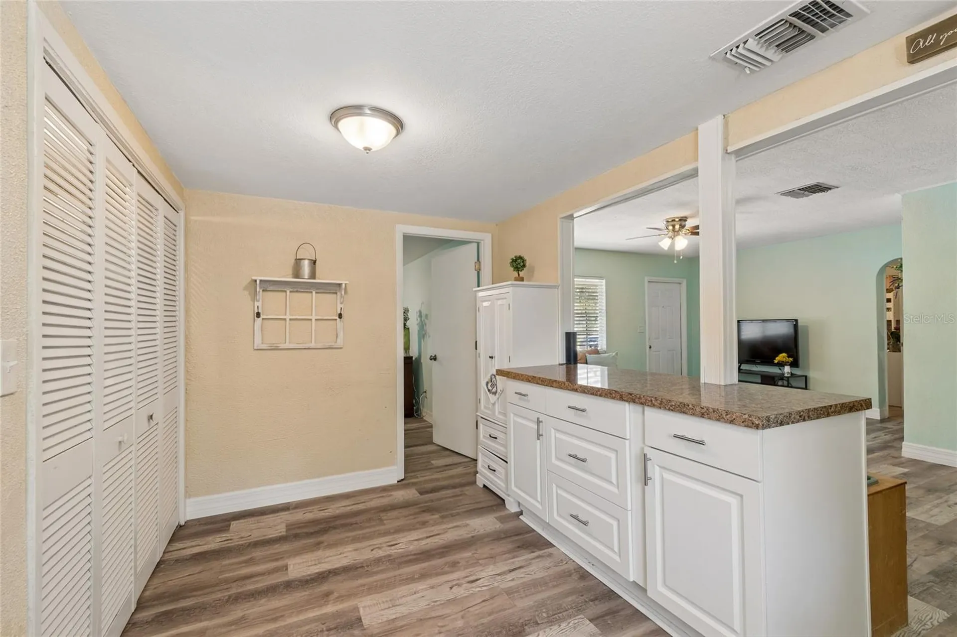 111 W Grapefruit Circle Clearwater FL 33763