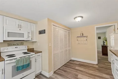 111 W Grapefruit Circle Clearwater FL 33763