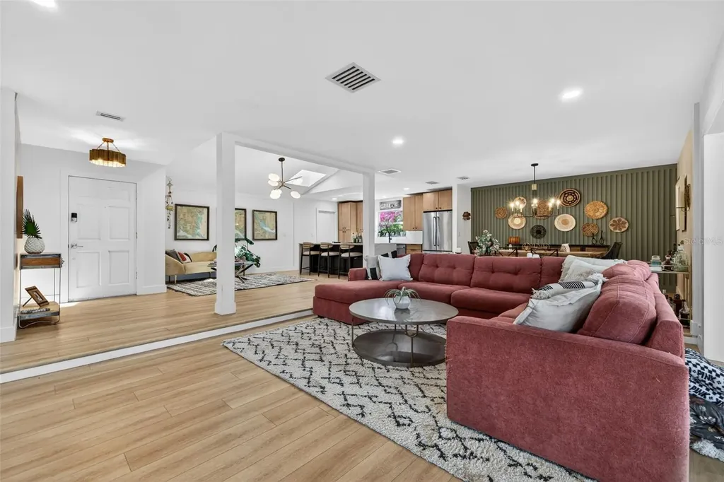 8450 Flagstone Drive Tampa FL 33615