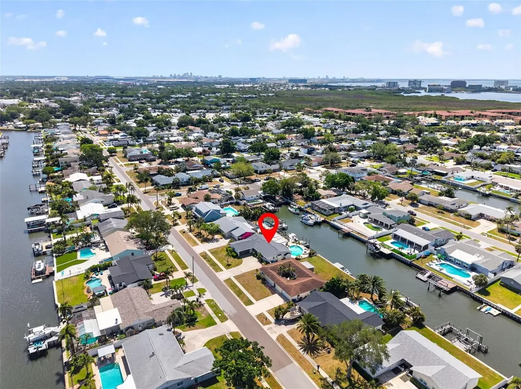 8450 Flagstone Drive Tampa FL 33615