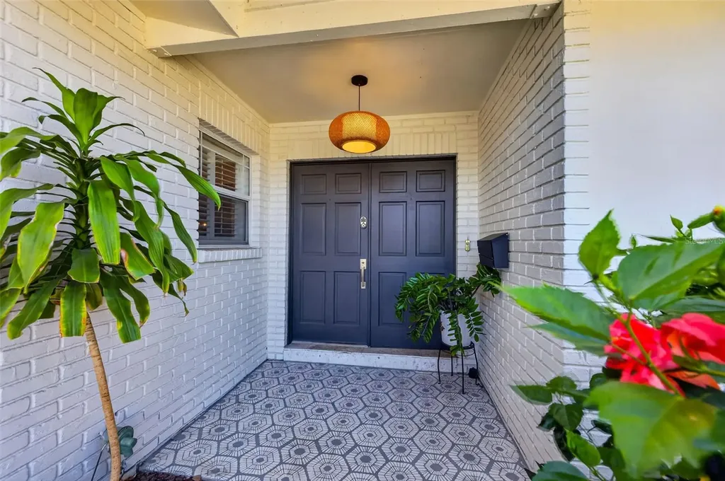 8450 Flagstone Drive Tampa FL 33615