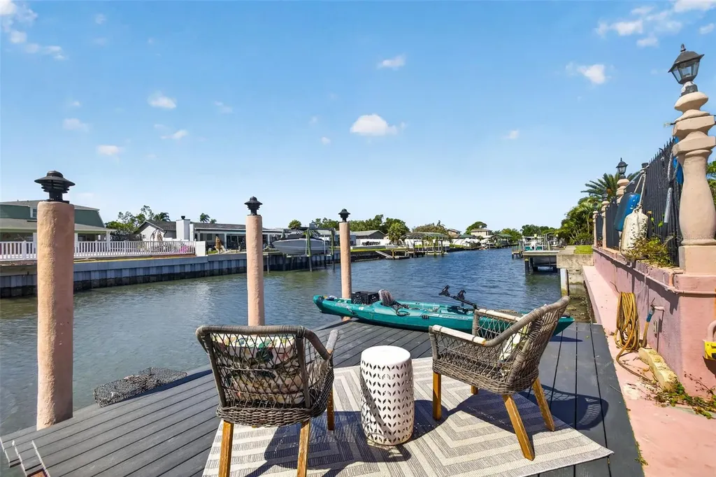8450 Flagstone Drive Tampa FL 33615