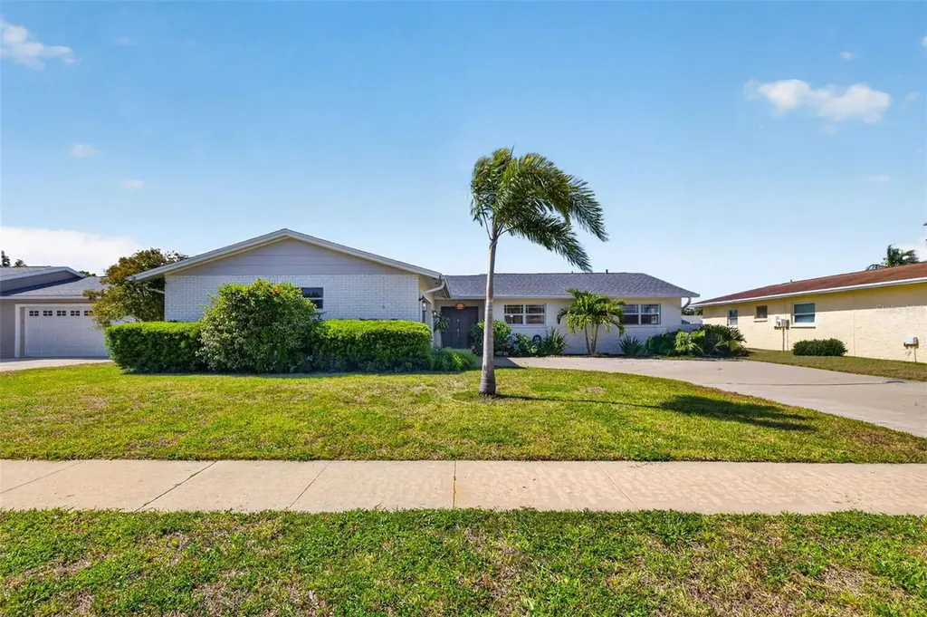 8450 Flagstone Drive Tampa FL 33615