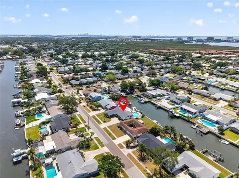 8450 Flagstone Drive Tampa FL 33615