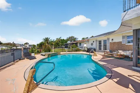 8450 Flagstone Drive Tampa FL 33615