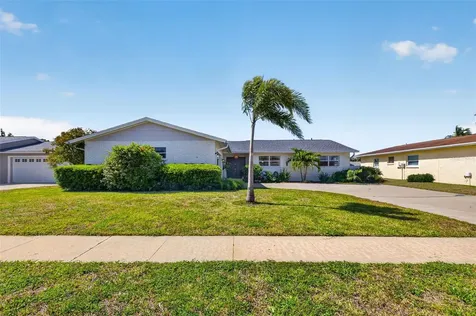 8450 Flagstone Drive Tampa FL 33615