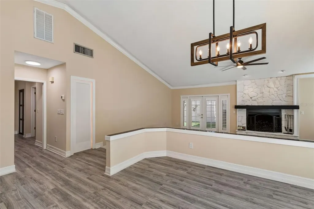 14675 Village Glen Circle Tampa FL 33618