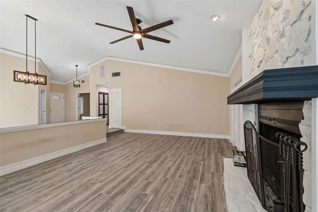 14675 Village Glen Circle Tampa FL 33618