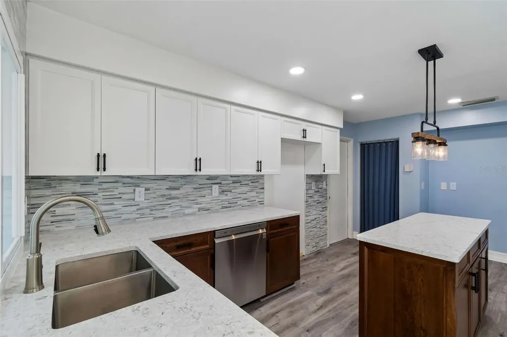 14675 Village Glen Circle Tampa FL 33618