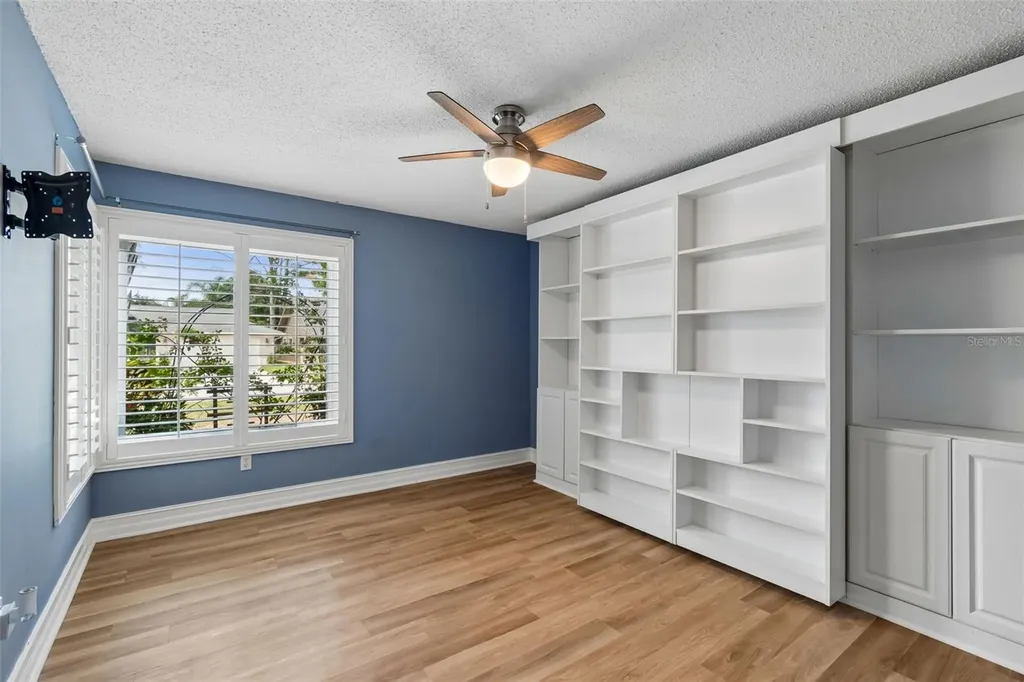 14675 Village Glen Circle Tampa FL 33618