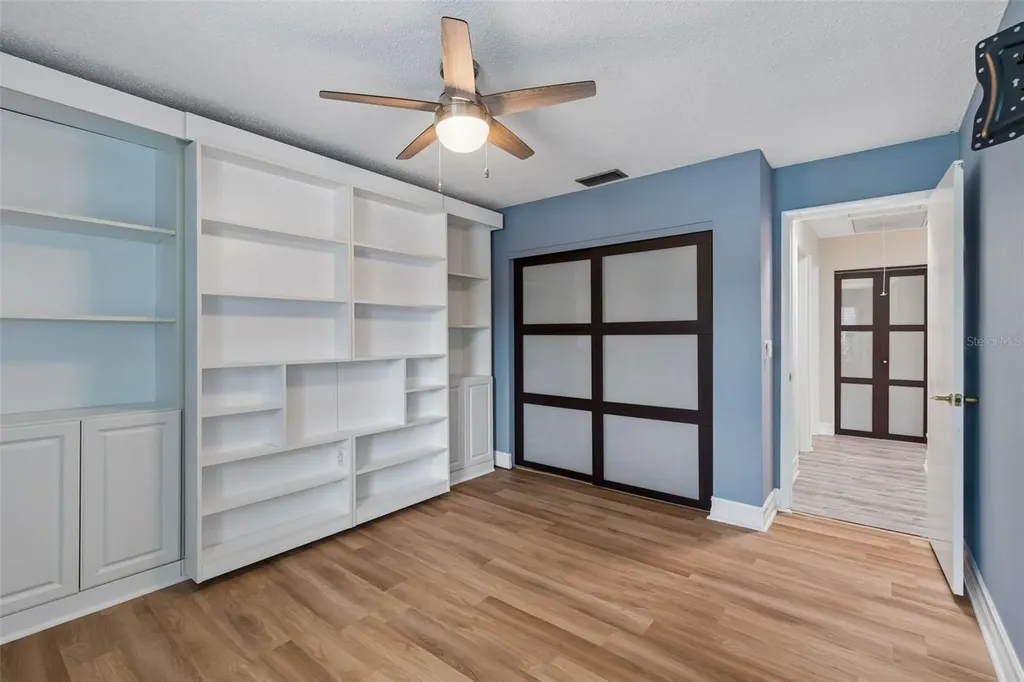 14675 Village Glen Circle Tampa FL 33618