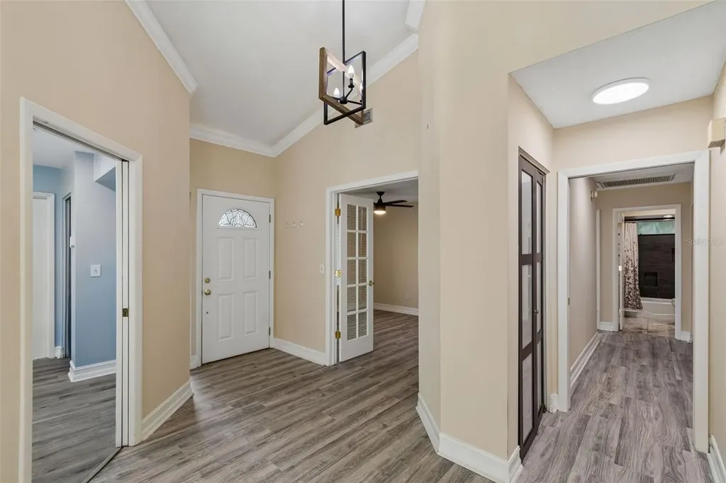 14675 Village Glen Circle Tampa FL 33618
