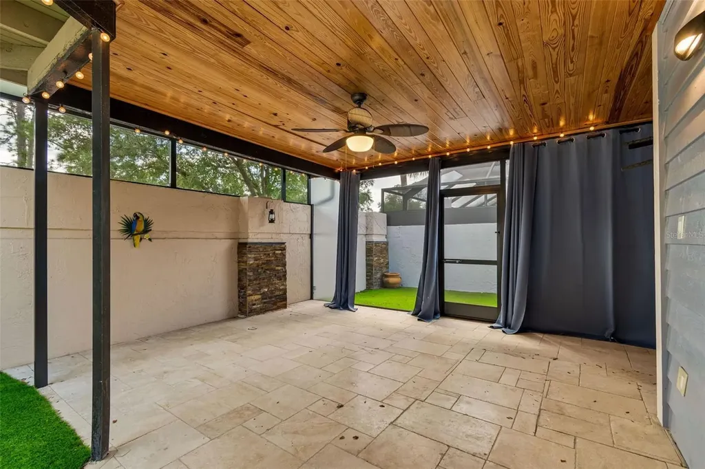 14675 Village Glen Circle Tampa FL 33618