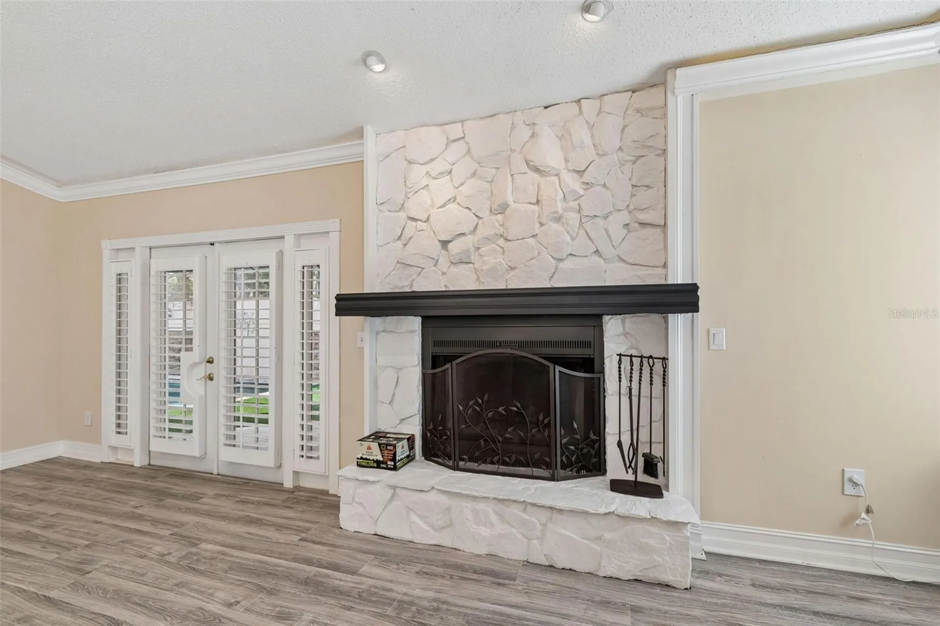 14675 Village Glen Circle Tampa FL 33618
