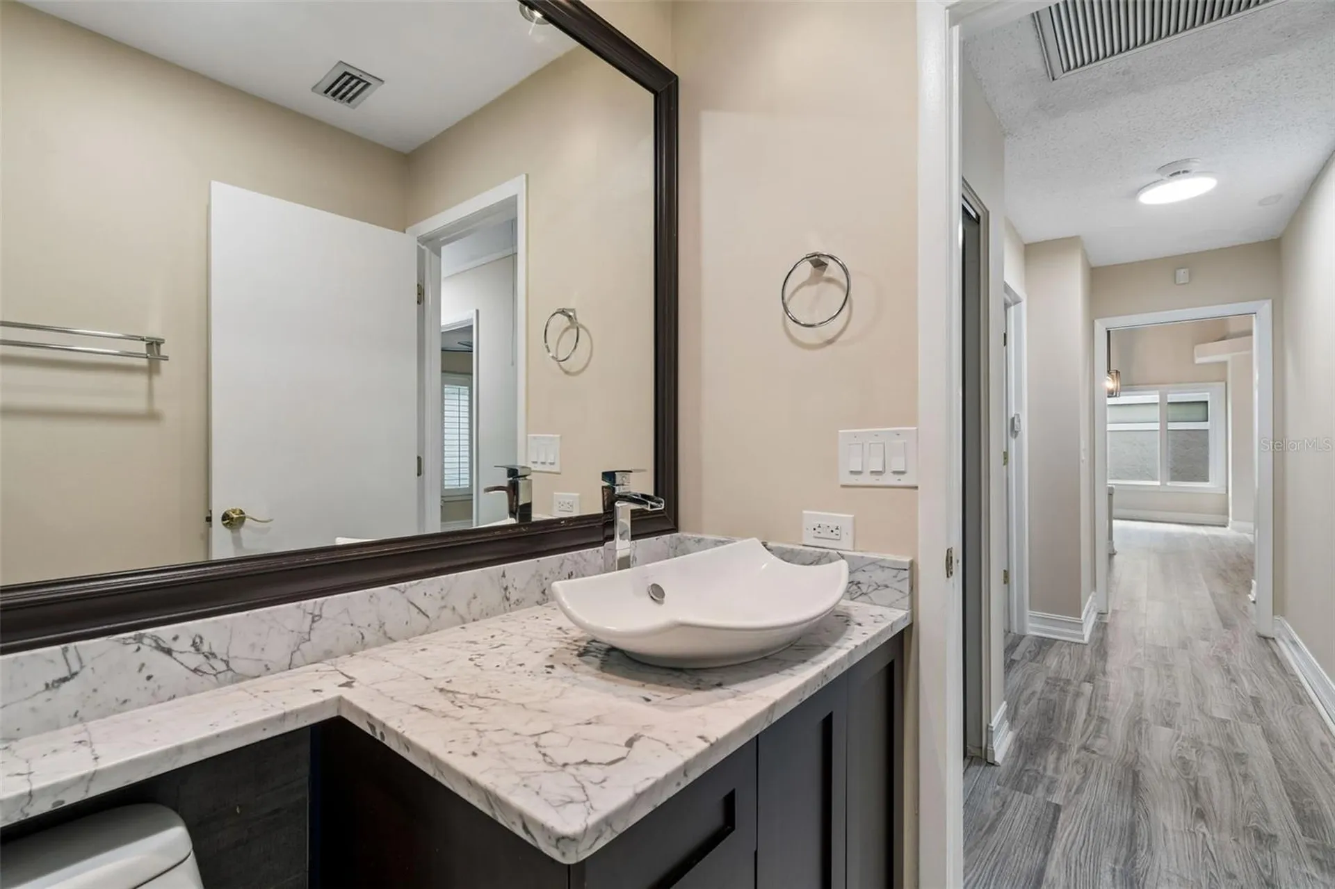 14675 Village Glen Circle Tampa FL 33618