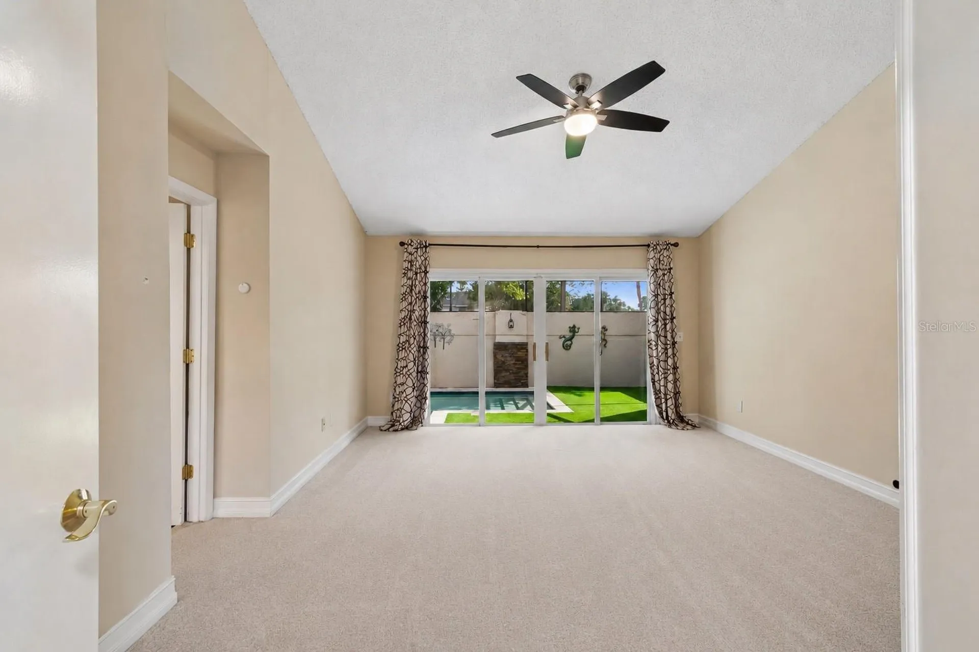 14675 Village Glen Circle Tampa FL 33618
