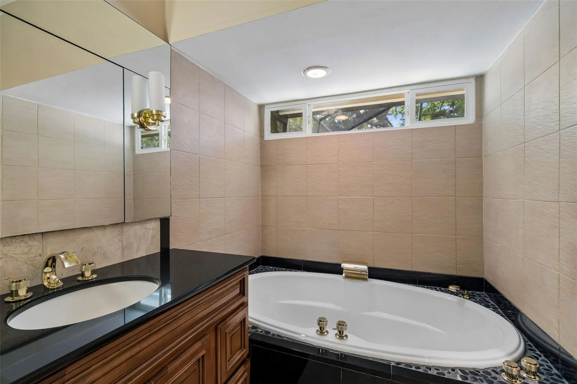 14675 Village Glen Circle Tampa FL 33618