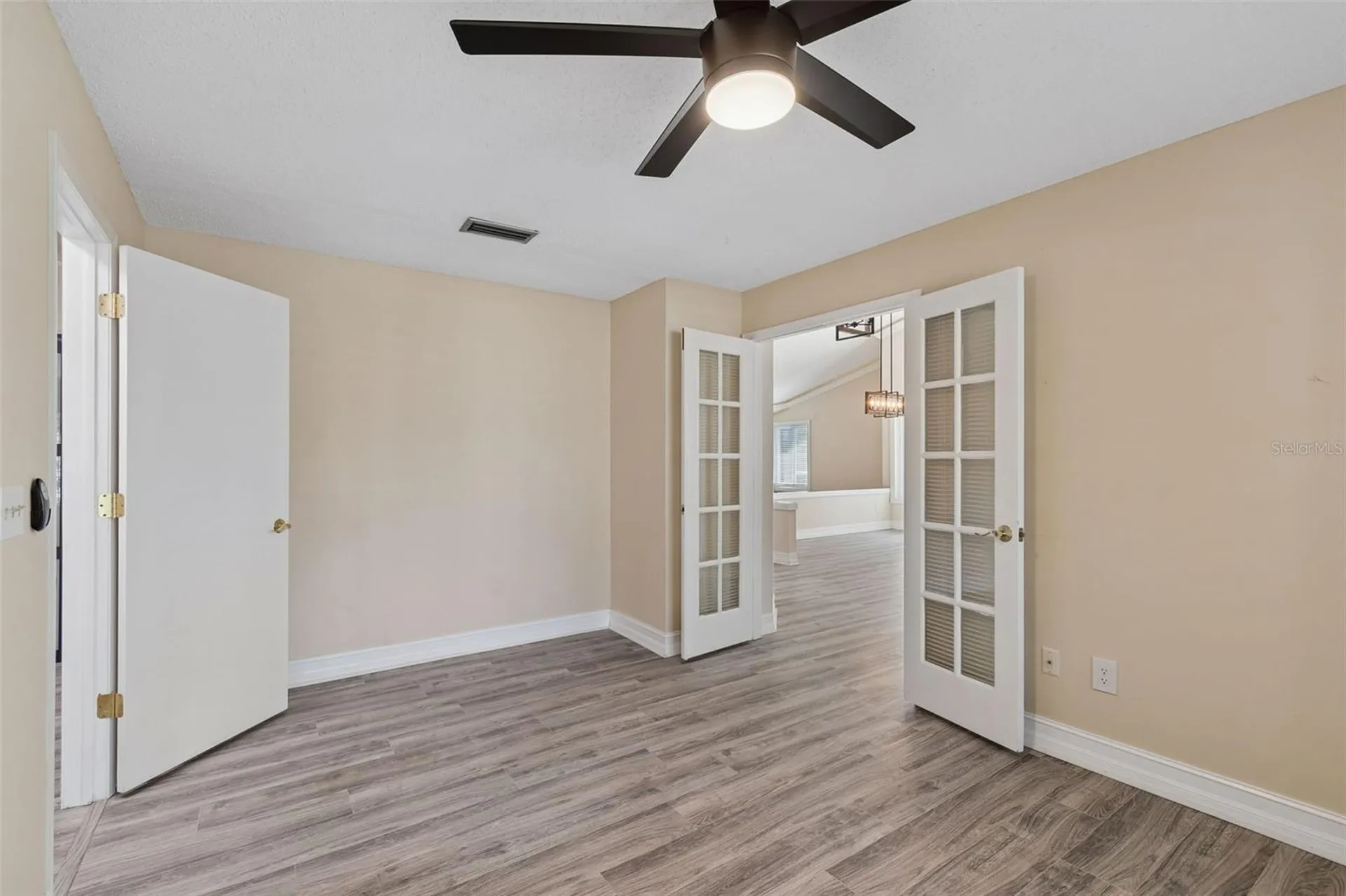 14675 Village Glen Circle Tampa FL 33618