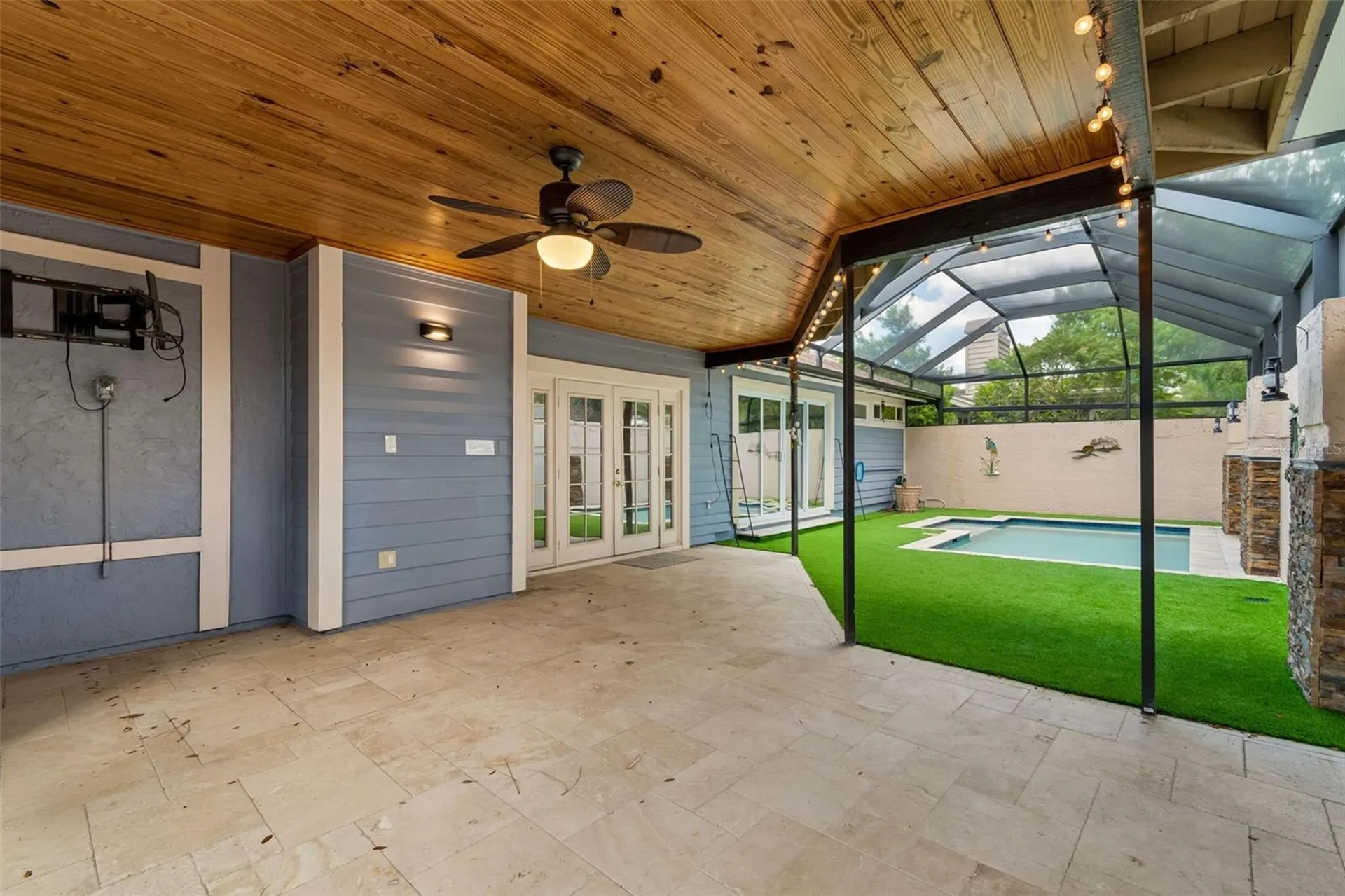 14675 Village Glen Circle Tampa FL 33618