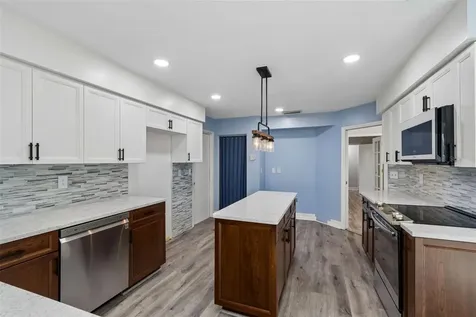 14675 Village Glen Circle Tampa FL 33618