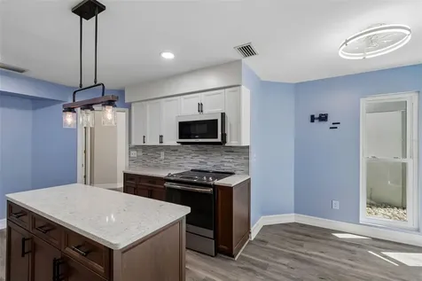 14675 Village Glen Circle Tampa FL 33618