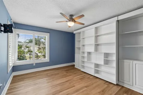 14675 Village Glen Circle Tampa FL 33618