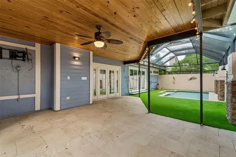 14675 Village Glen Circle Tampa FL 33618