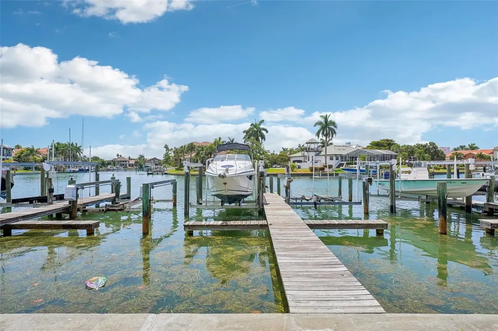637 Pinellas Bayway Tierra Verde FL 33715