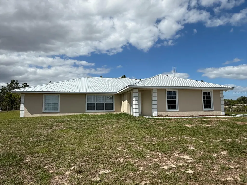 7750 SE 150 Avenue Morriston FL 32668