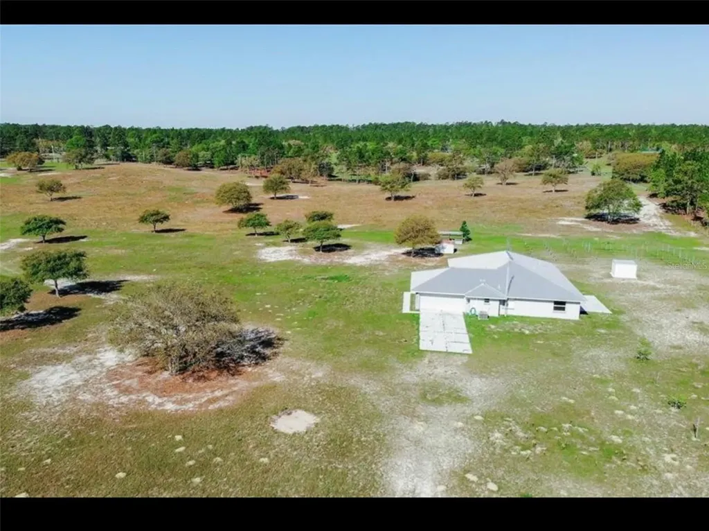 7750 SE 150 Avenue Morriston FL 32668
