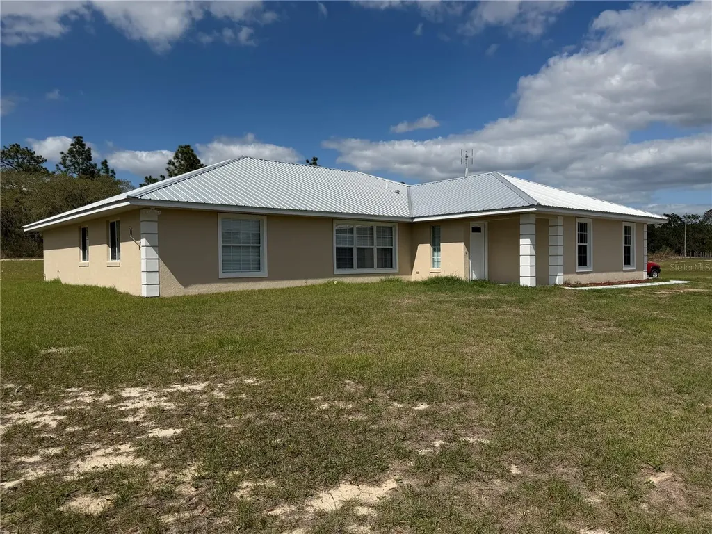 7750 SE 150 Avenue Morriston FL 32668