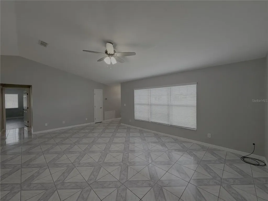 7750 SE 150 Avenue Morriston FL 32668