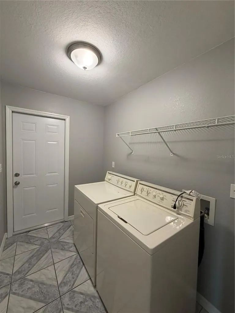 7750 SE 150 Avenue Morriston FL 32668
