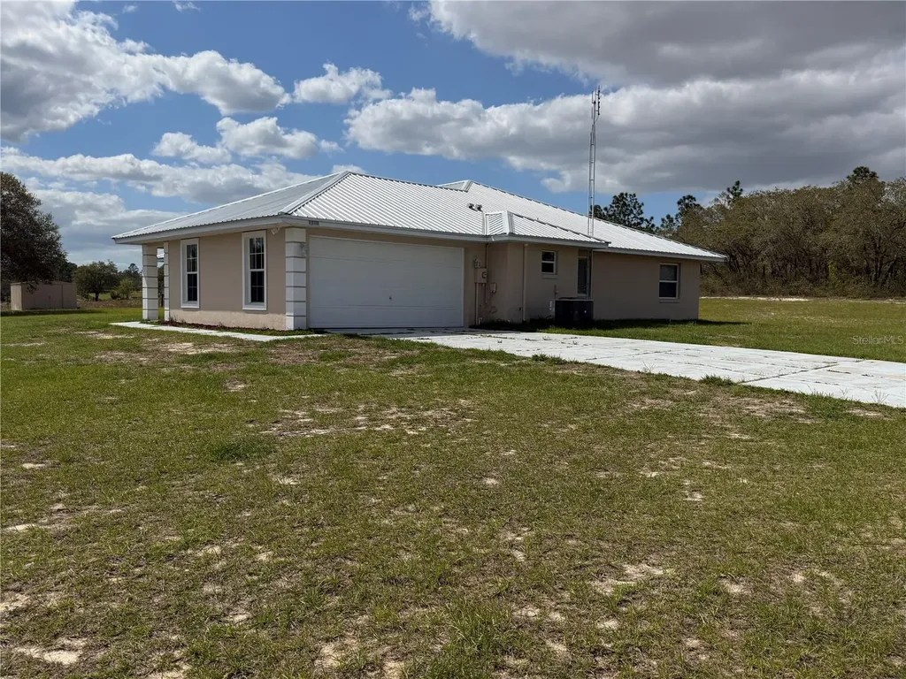 7750 SE 150 Avenue Morriston FL 32668