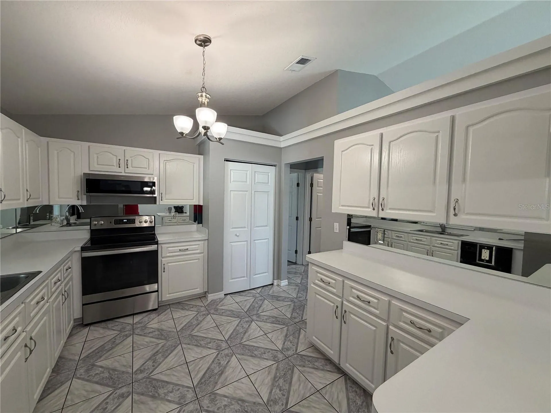 7750 SE 150 Avenue Morriston FL 32668