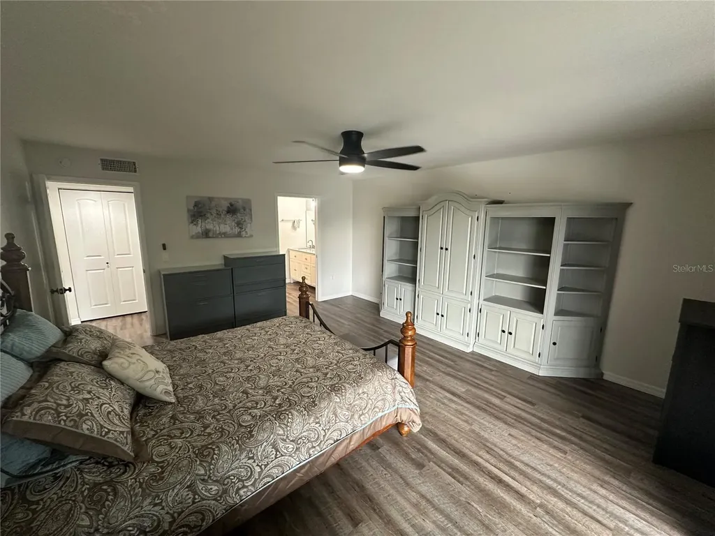 619 Spring Lakes Boulevard Bradenton FL 34210