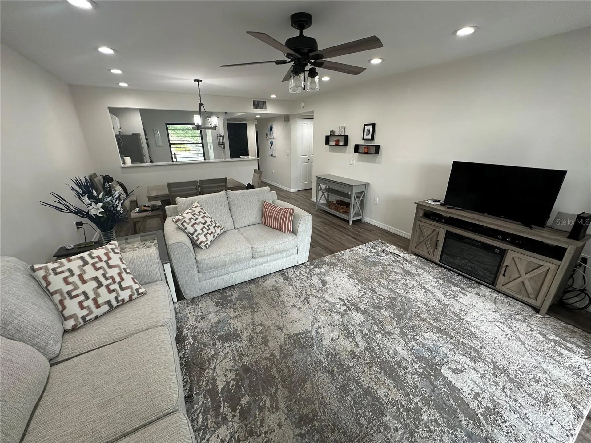 619 Spring Lakes Boulevard Bradenton FL 34210