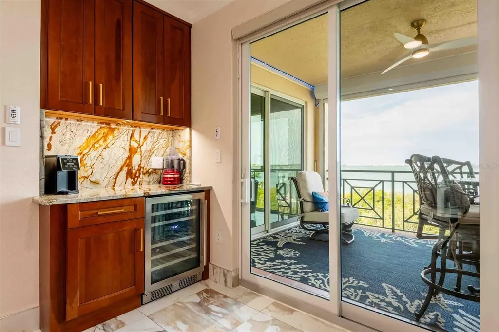 4737 Dolphin Cay Lane S St Petersburg FL 33711