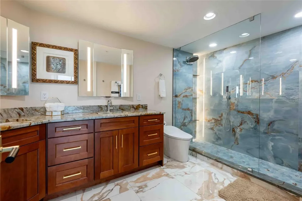 4737 Dolphin Cay Lane S St Petersburg FL 33711
