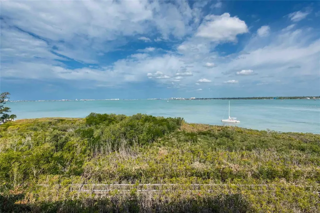4737 Dolphin Cay Lane S St Petersburg FL 33711