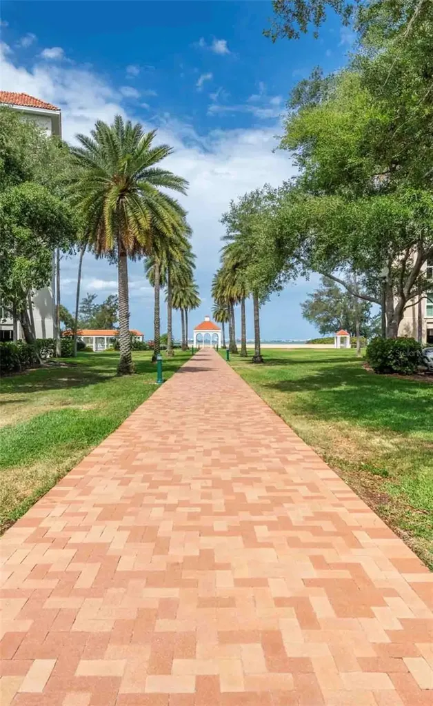 4737 Dolphin Cay Lane S St Petersburg FL 33711