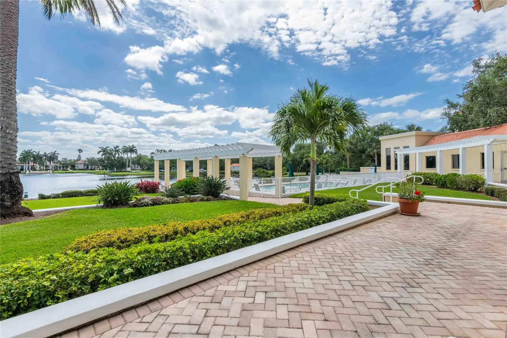 4737 Dolphin Cay Lane S St Petersburg FL 33711