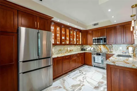 4737 Dolphin Cay Lane S St Petersburg FL 33711