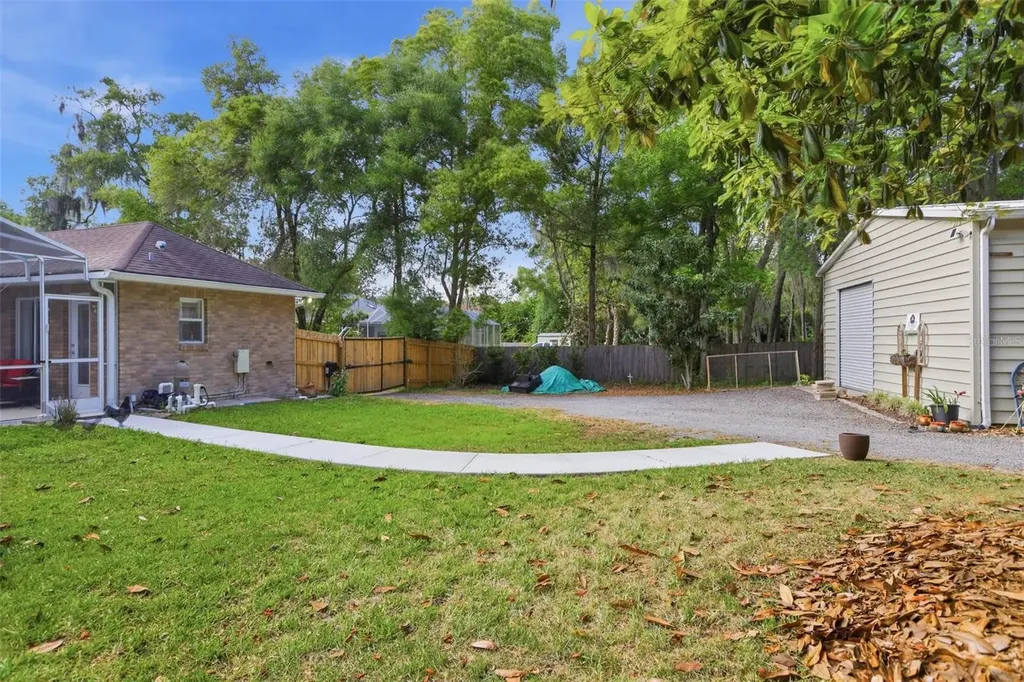 1661 Wondering Oak Lane Deland FL 32720