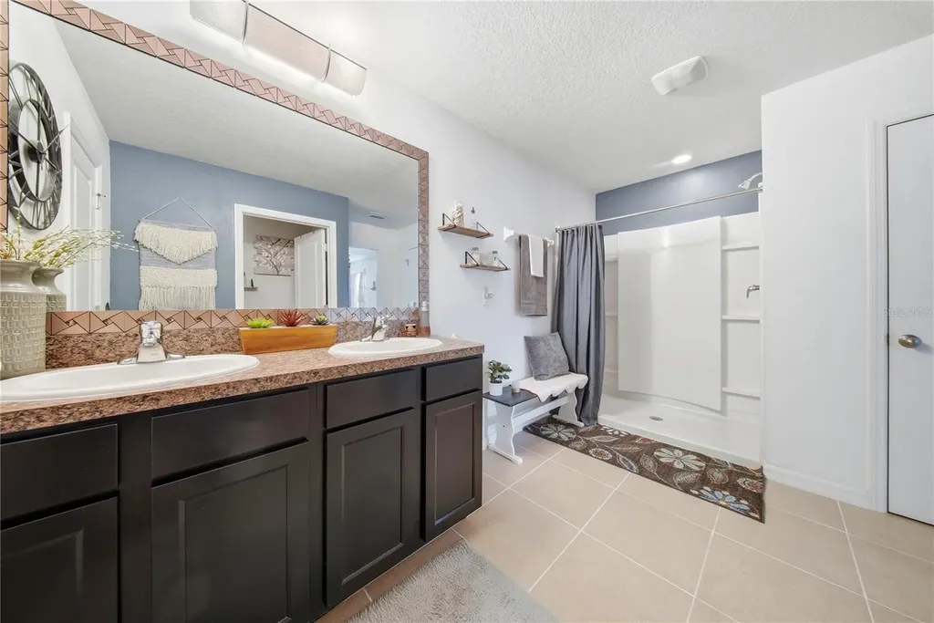 10101 Mangrove Well Road Ruskin FL 33573