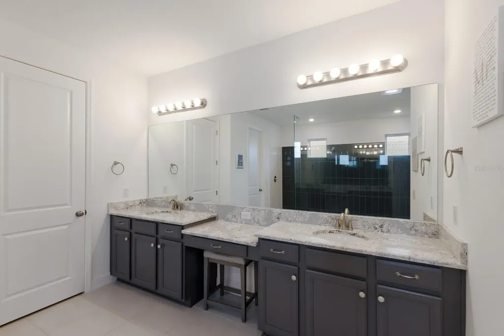 4528 Pond Brook Court Bradenton FL 34211