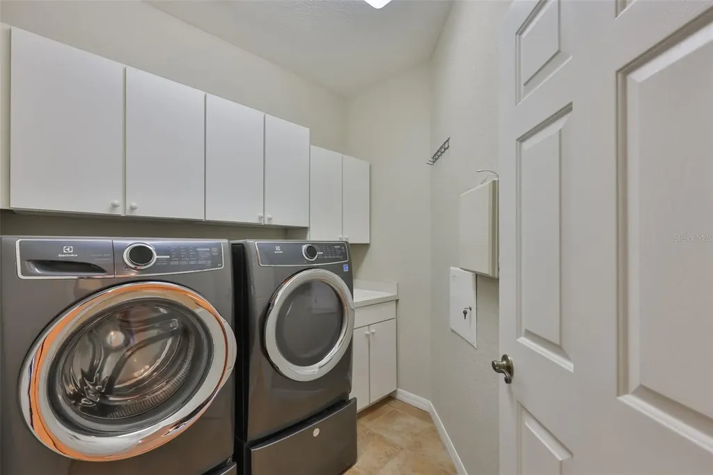 1368 Emerald Dunes Drive Sun City Center FL 33573