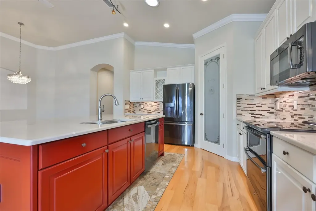 1368 Emerald Dunes Drive Sun City Center FL 33573