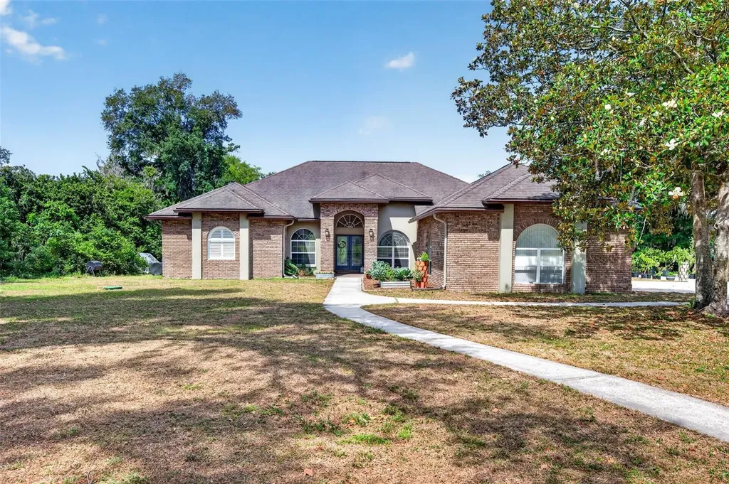 2603 Cathedral Oaks Place Plant City FL 33565
